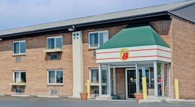 Super 8 by Wyndham Kenmore/Buffalo/Niagara Falls Area