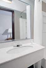 Hotel Super 8 by Wyndham Kenmore/Buffalo/Niagara Falls Area photo 5