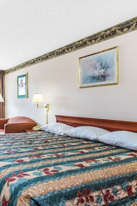 Hotel Days Inn Ashland Va photo 1