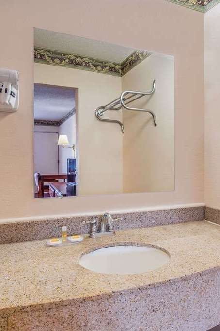 Hotel Days Inn Ashland Va photo 5