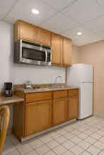 Hotel Days Inn by Wyndham Panama City Beach/Beachfront Resort photo 3