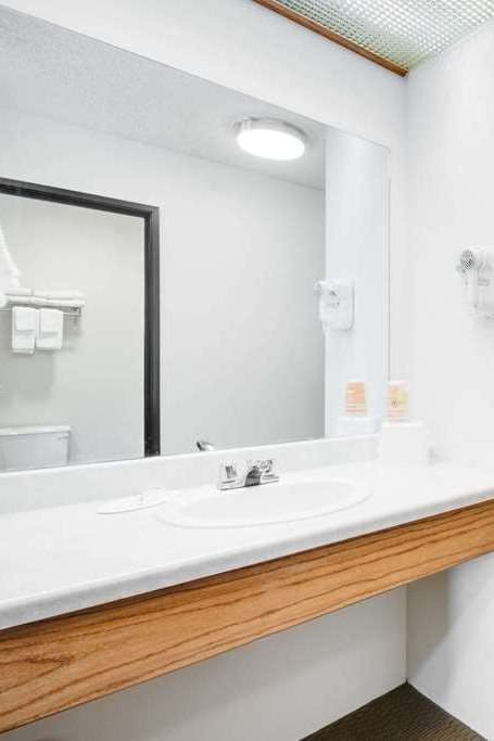 Hotel Days Inn by Wyndham Sturgis photo 4