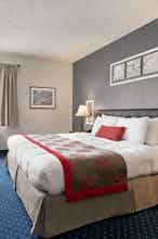 Hotel Ramada by Wyndham Arcata photo 1