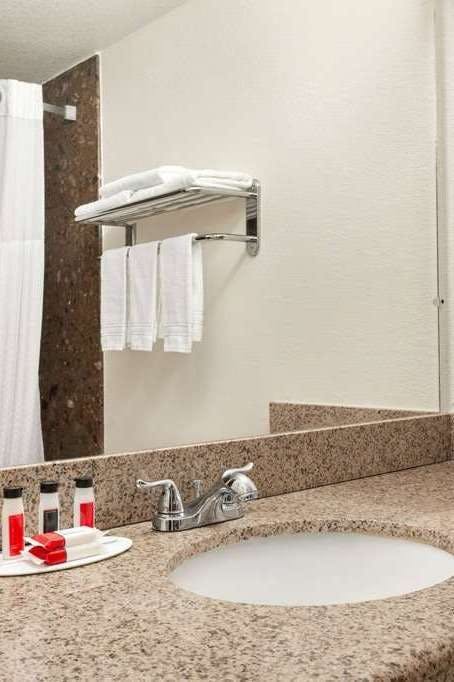 Hotel Ramada by Wyndham Arcata photo 5