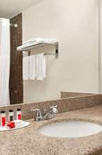 Hotel Ramada by Wyndham Arcata photo 5