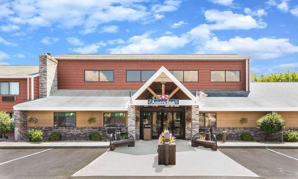 AmericInn Menominee