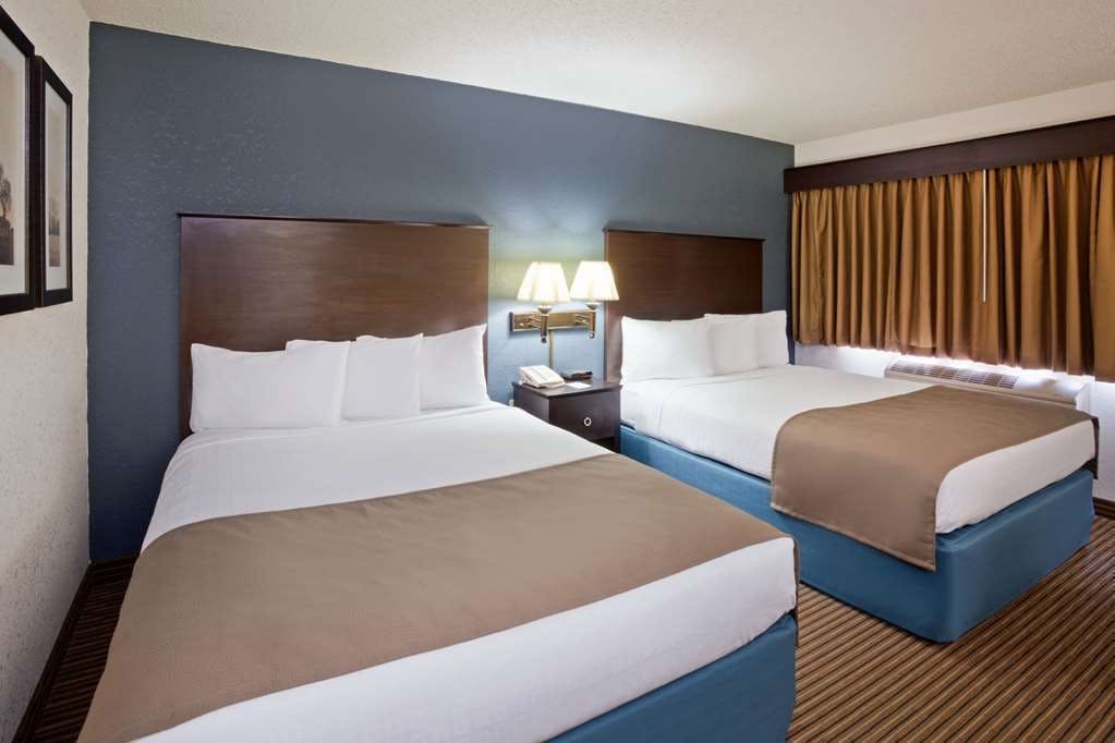 Hotel AmericInn Menominee photo 4