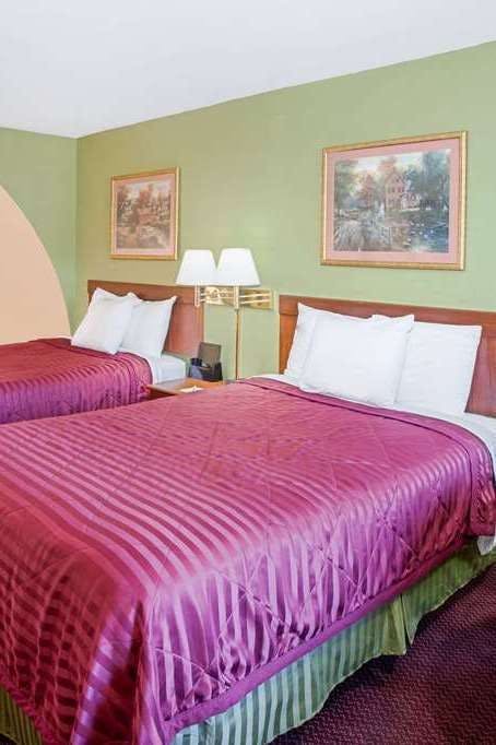 Hotel Days Inn Suites Terre Haute photo 2