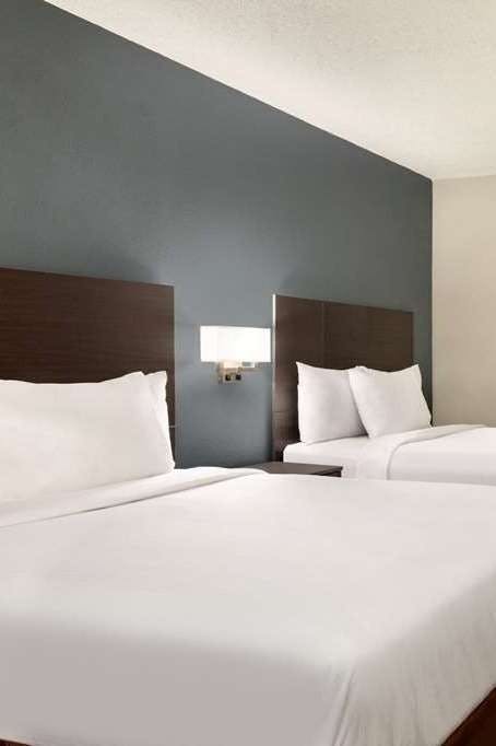 Hotel Baymont by Wyndham Wilmington photo 2