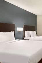 Hotel Baymont by Wyndham Wilmington photo 2