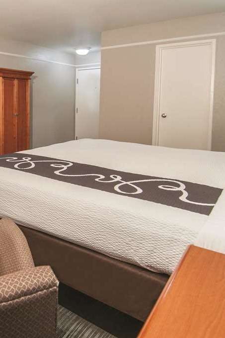 Hotel La Quinta Inn by Wyndham San Antonio Brooks City Base photo 1