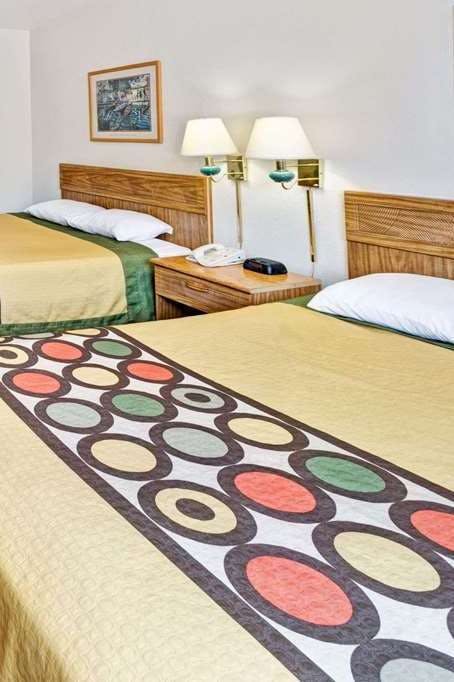 Hotel Super 8 Canonsburg PA photo 2