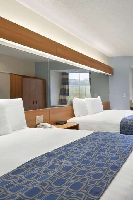 Hotel Microtel Inn & Suites by Wyndham Ponchatoula/Hammond photo 2