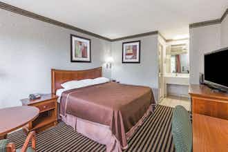 Hotel Howard Johnson by Wyndham Rocky Hill photo 1