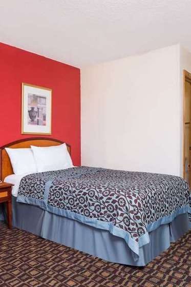 Hotel Days Inn by Wyndham Augusta Wheeler Road photo 1