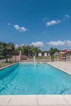 Hotel Super 8 by Wyndham Denton photo 5