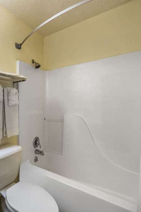 Hotel Super 8 by Wyndham Denton photo 4