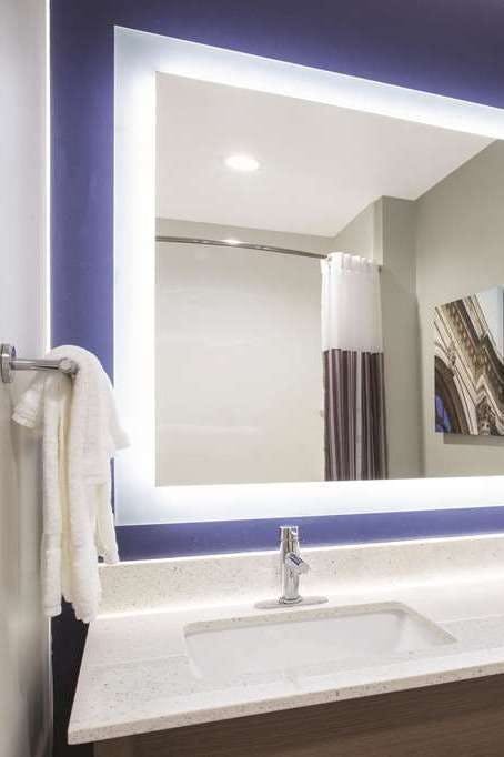 Hotel La Quinta Inn & Suites by Wyndham Buffalo Amherst photo 5