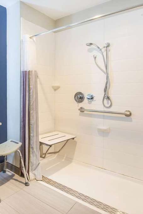 Hotel La Quinta Inn & Suites by Wyndham Buffalo Amherst photo 4