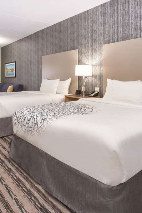 Hotel La Quinta Inn & Suites by Wyndham Buffalo Amherst photo 2