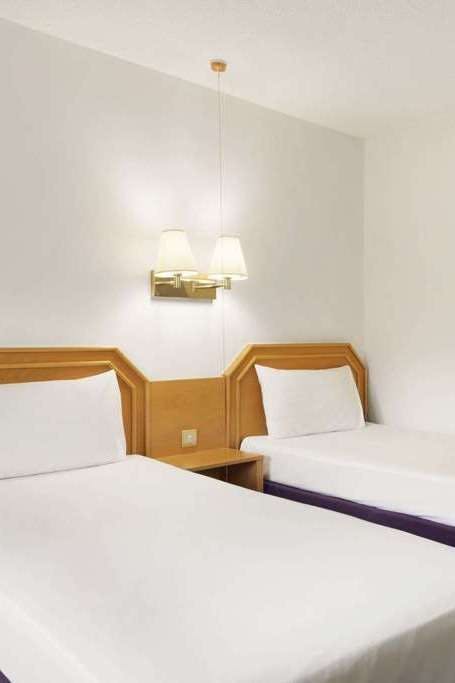 Hotel Days Inn by Wyndham Kendal Killington Lake photo 2