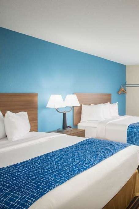 Hotel Travelodge by Wyndham Wahpeton Event Center photo 2