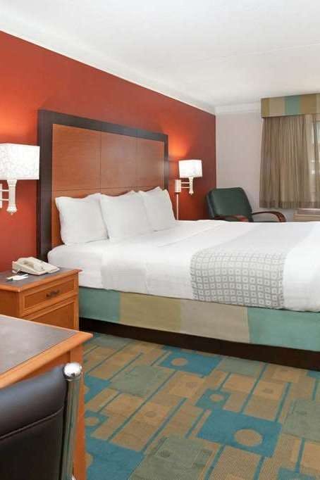 Hotel La Quinta Inn by Wyndham Cheyenne photo 1