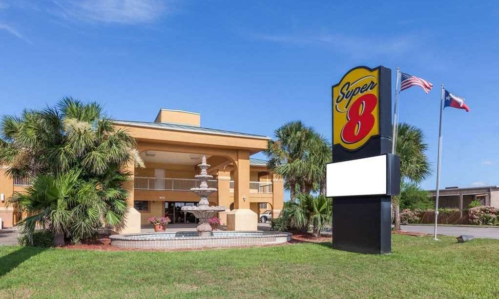 Super 8 by Wyndham Corpus Christi