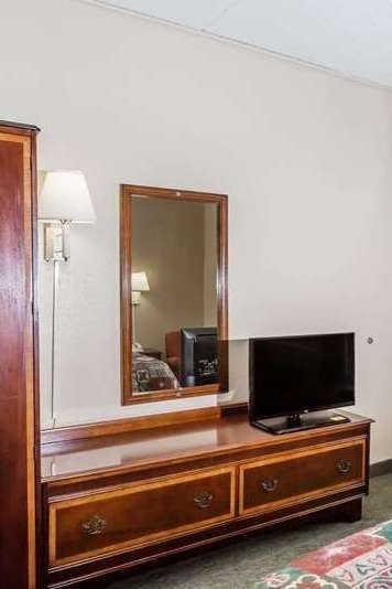 Hotel Days Inn by Wyndham Statesboro photo 4