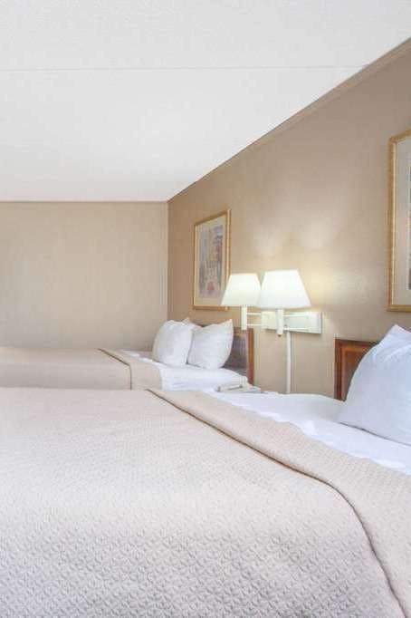 Hotel Days Inn by Wyndham Statesboro photo 3