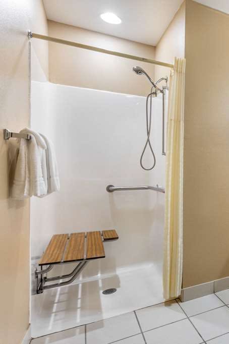 Hotel AmericInn by Wyndham Boscobel photo 5