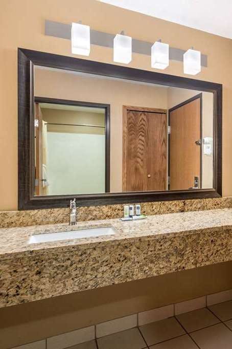 Hotel AmericInn by Wyndham Boscobel photo 4