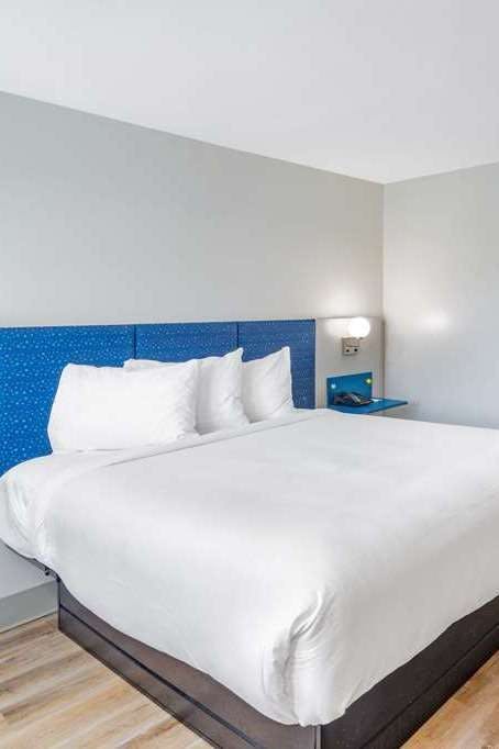 Hotel Microtel Inn & Suites by Wyndham Athens photo 1