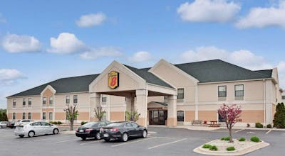 Super 8 by Wyndham Hampshire IL