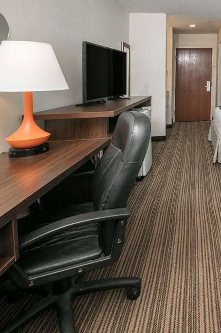 Hotel Howard Johnson by Wyndham Scott Lafayette photo 5