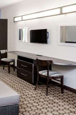 Hotel Microtel Inn & Suites by Wyndham Elkhart photo 2