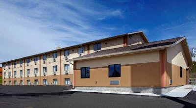 Super 8 by Wyndham St. Clairsville OH/Wheeling WV Area