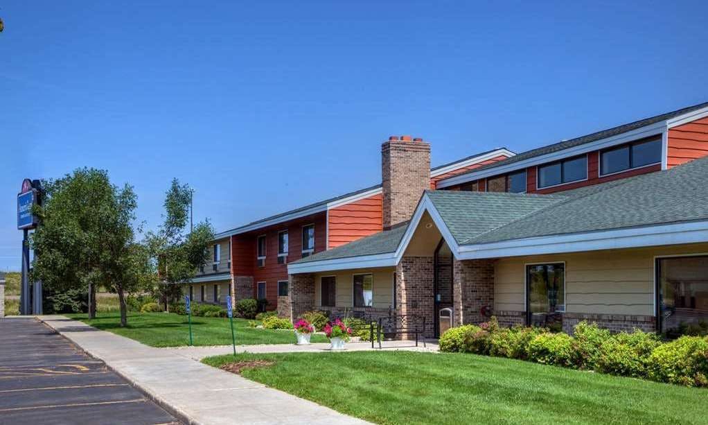 AmericInn by Wyndham Worthington