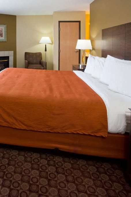 Hotel AmericInn Blue Earth photo 1