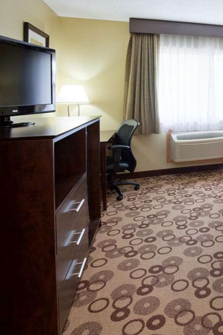 Hotel AmericInn Blue Earth photo 3