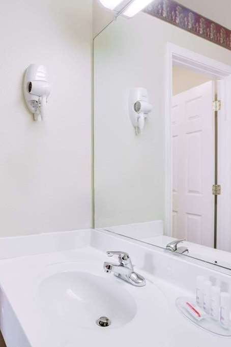 Hotel Days Inn Trumann AR photo 5