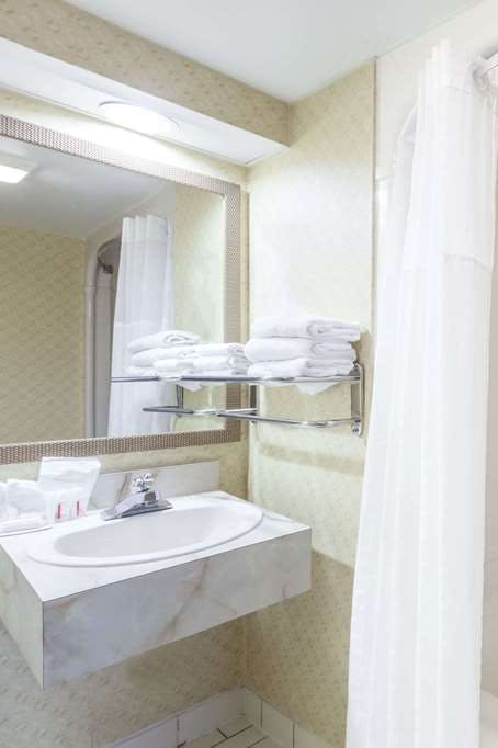 Hotel Days Inn Utica photo 5