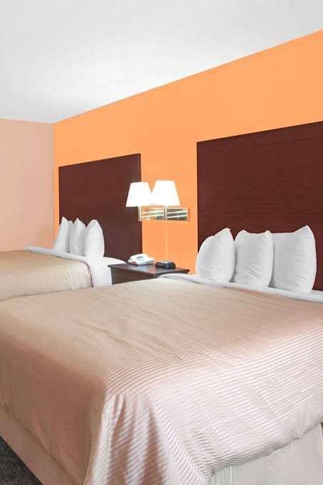 Hotel Days Inn by Wyndham Moulton photo 3