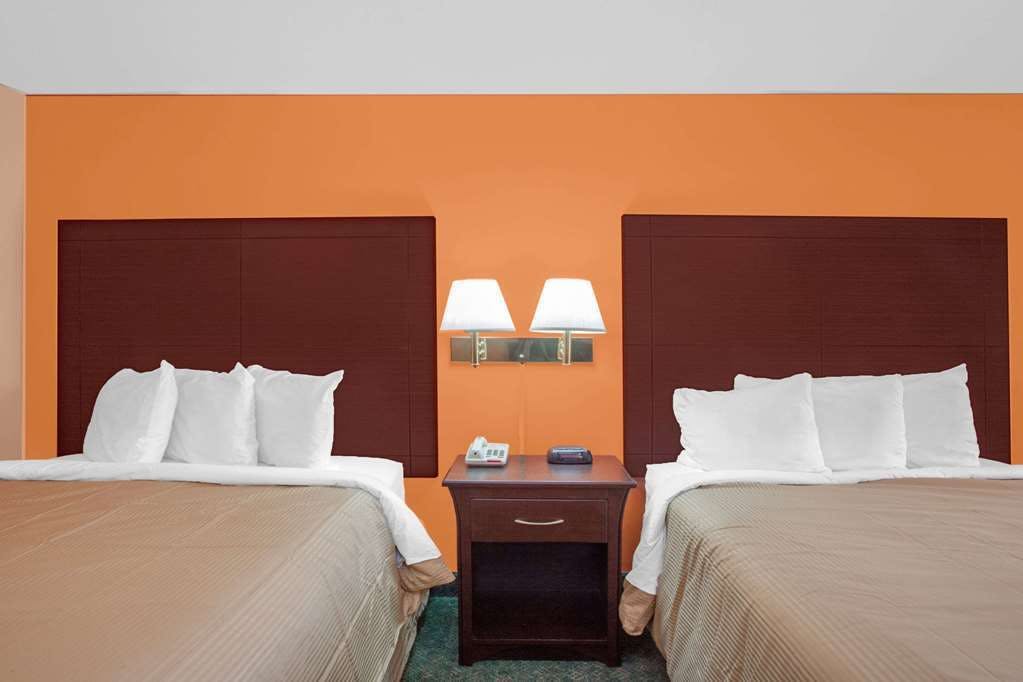 Hotel Days Inn by Wyndham Moulton photo 4