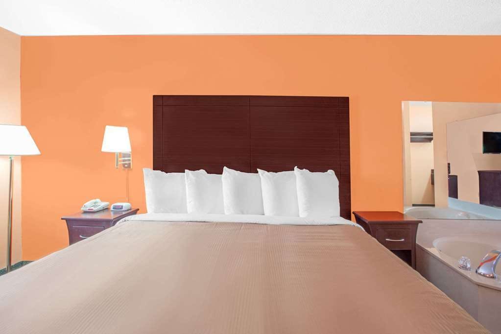 Hotel Days Inn by Wyndham Moulton photo 1