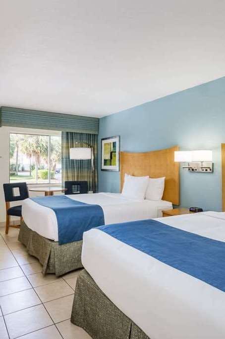 Hotel Days Inn by Wyndham Cocoa Beach Port Canaveral photo 2