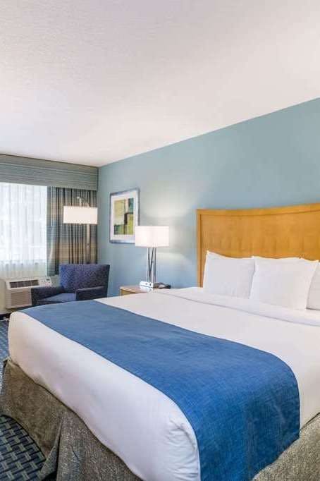 Hotel Days Inn by Wyndham Cocoa Beach Port Canaveral photo 1