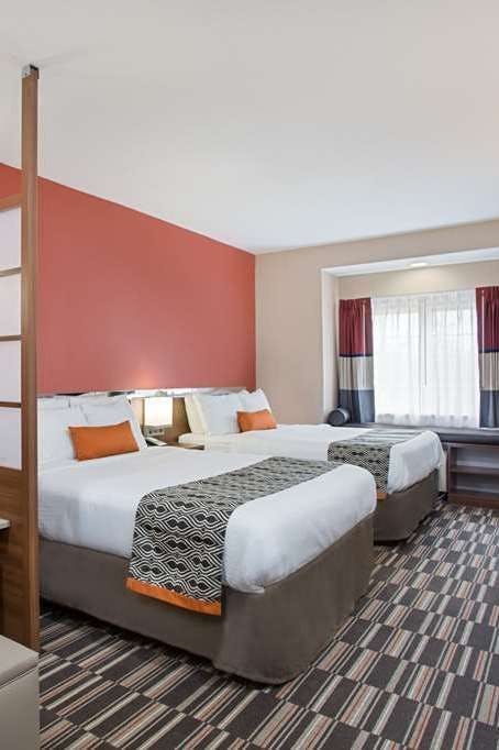 Hotel Microtel Inn & Suites by Wyndham Walterboro photo 2