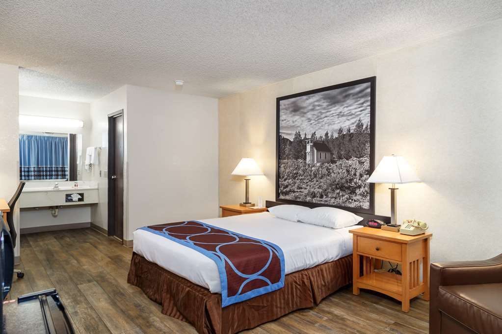 Hotel Super 8 by Wyndham Susanville photo 4