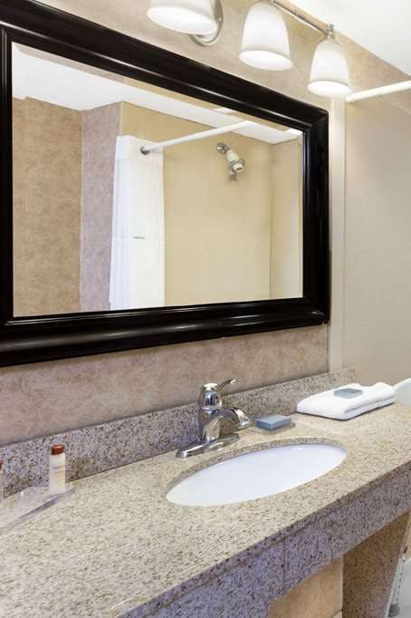 Hotel Wingate by Wyndham Yuma photo 4